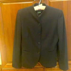 Lauren Petite size 6, Black collarless. Wears well unbuttoned